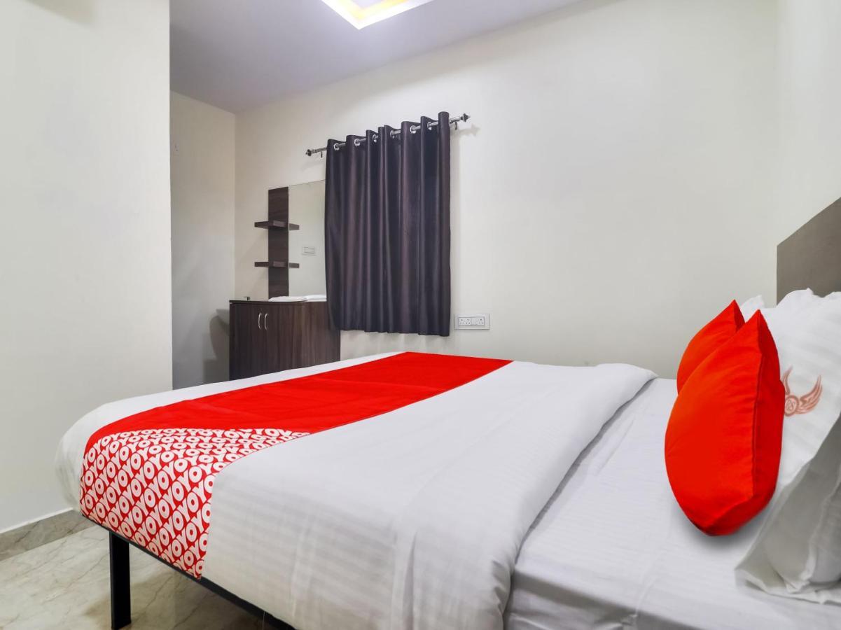 Hotel O Red Stone Hotels ハイデラバード エクステリア 写真