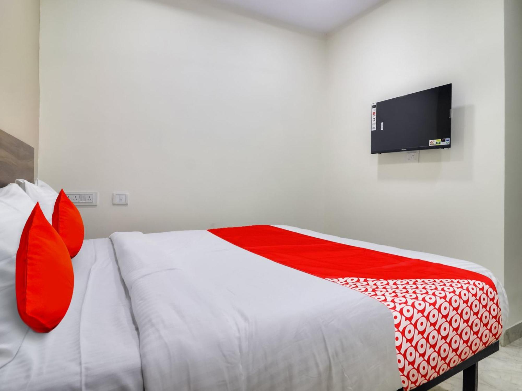 Hotel O Red Stone Hotels ハイデラバード エクステリア 写真