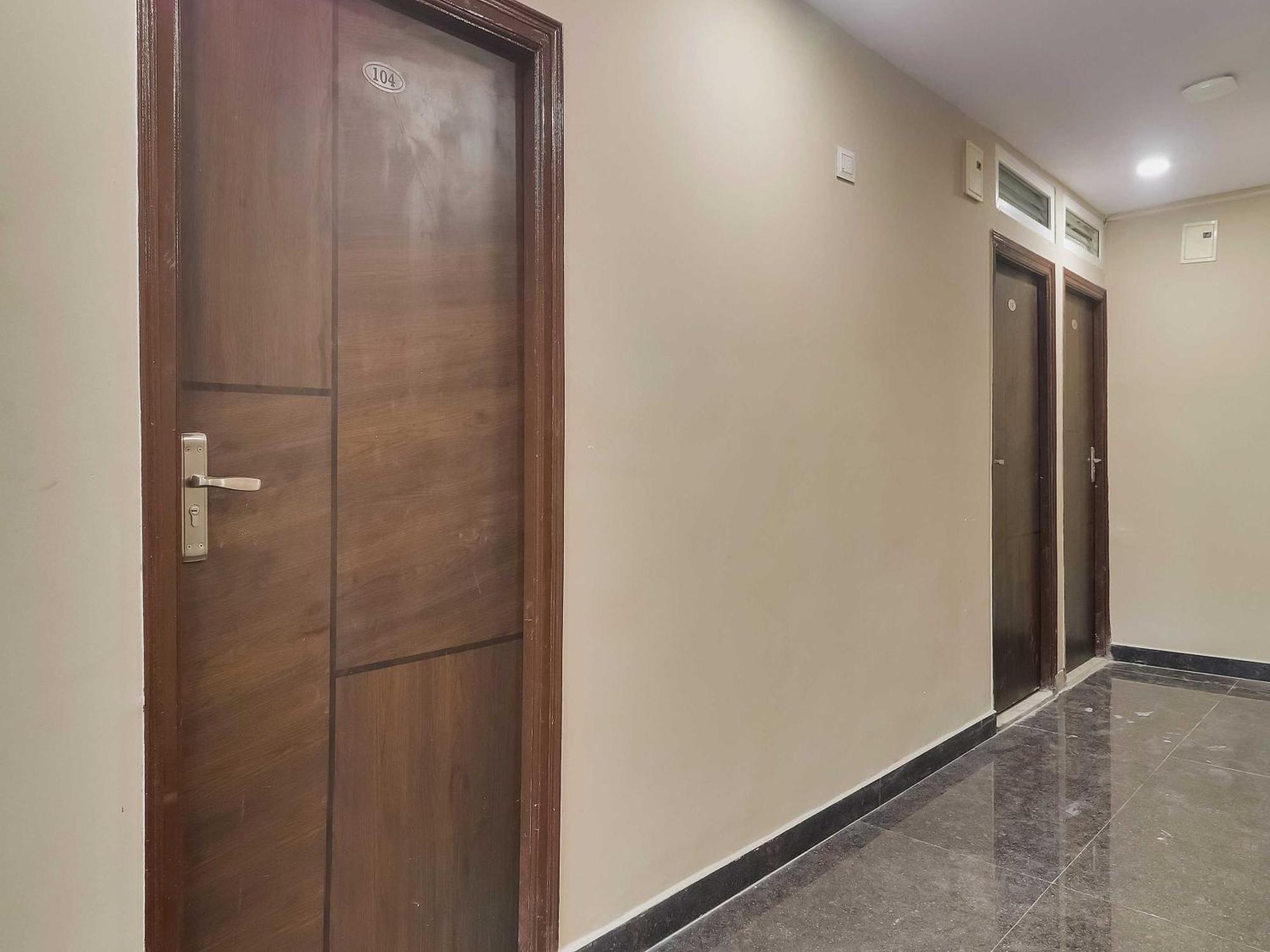 Hotel O Red Stone Hotels ハイデラバード エクステリア 写真